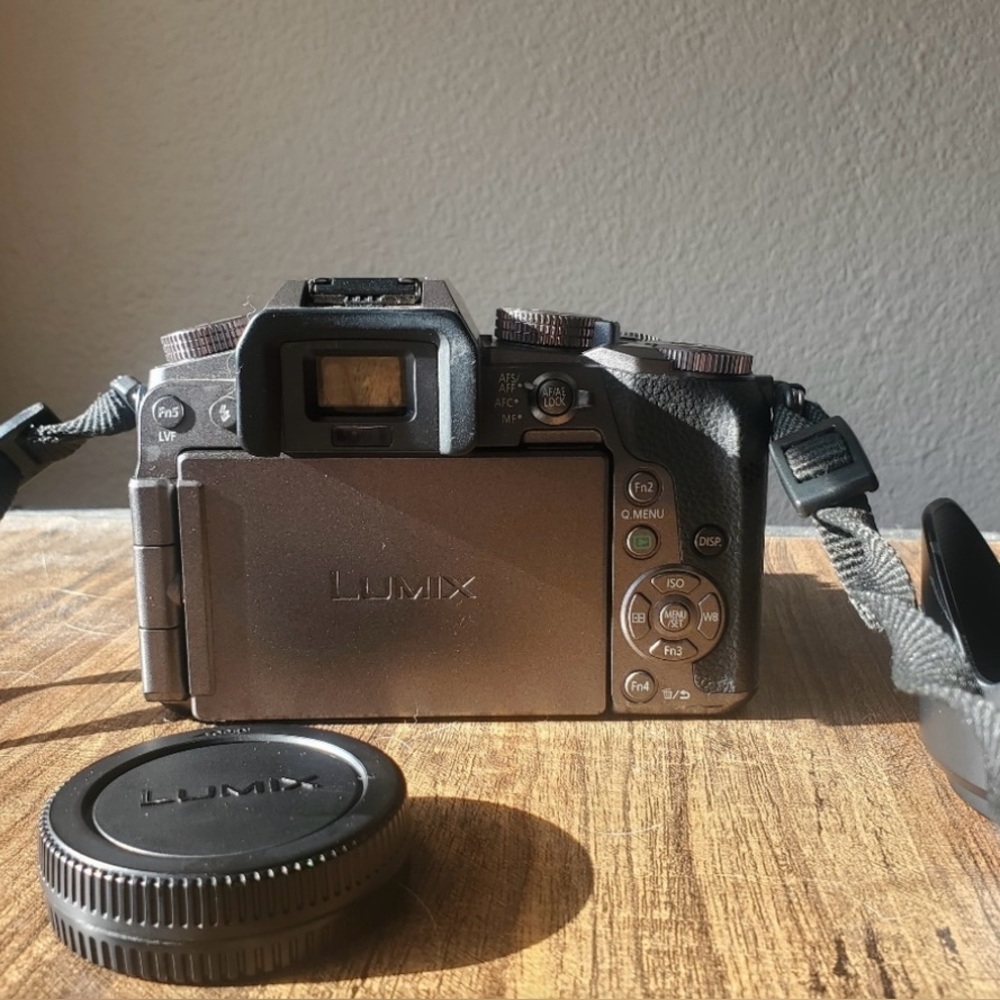 Panasonic Lumix G7 Camera